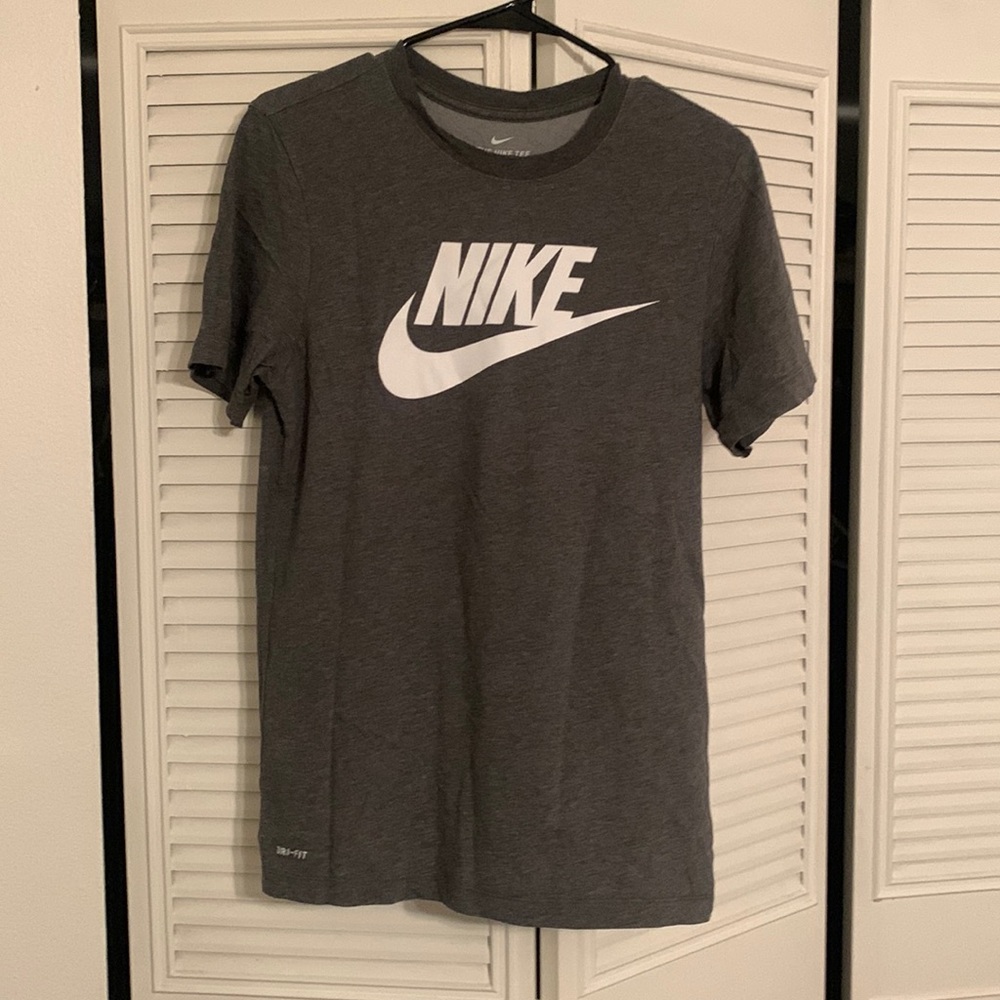 Gray Nike T-shirt